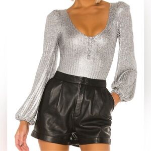 Tularosa reformation metallic silver ribbed long balloon sleeve bodysuit size M